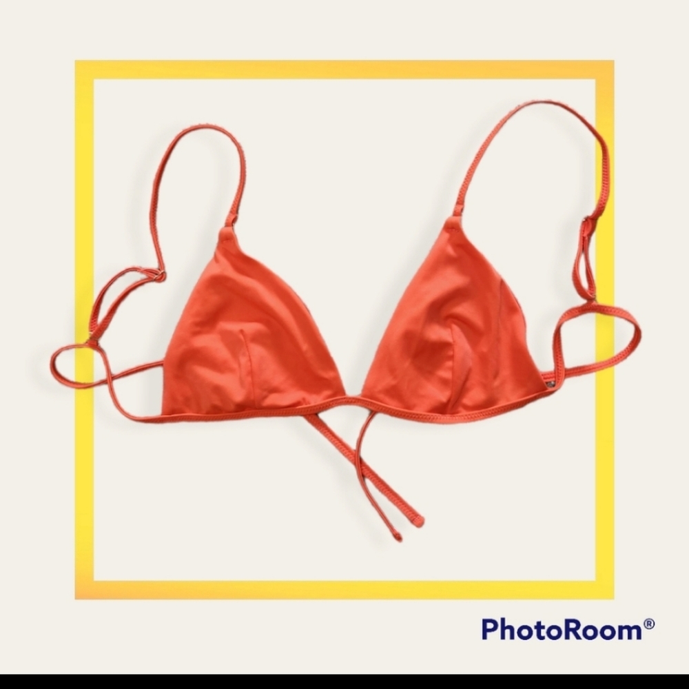 NEW - TOPSHOP Triangle Bikini Top -  6 US